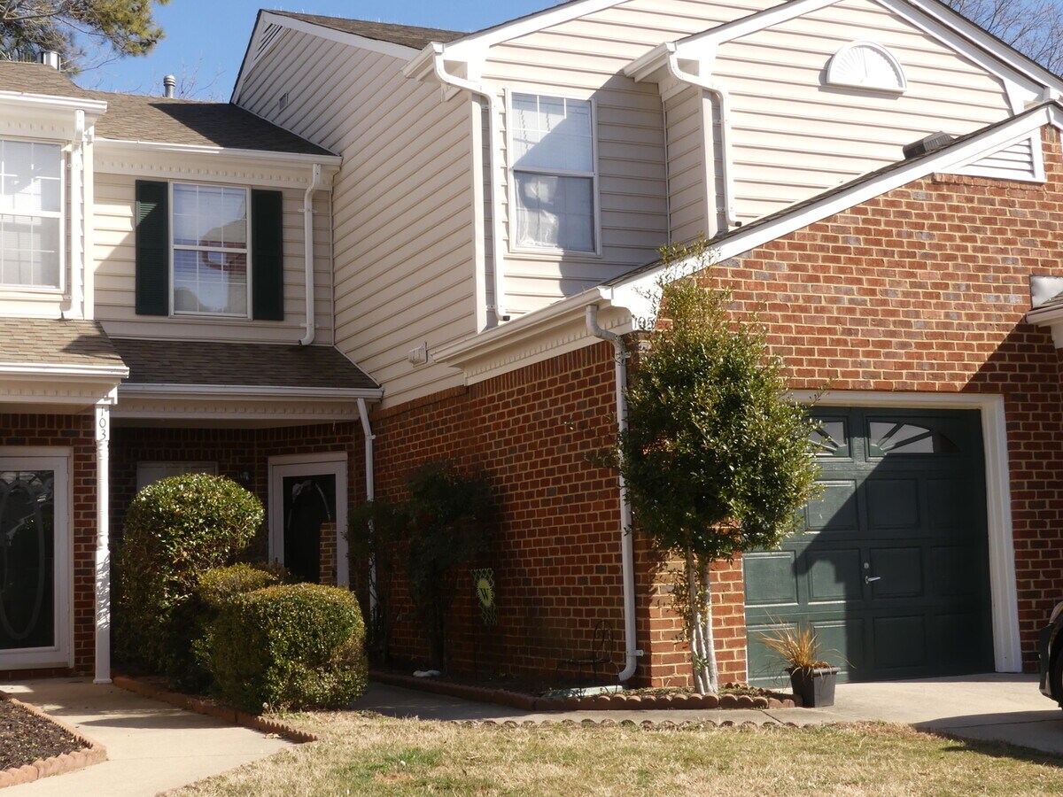 Photo - 105 Kingston Ct House