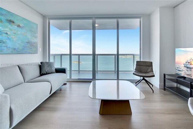 Photo - 1800 N Bayshore Dr