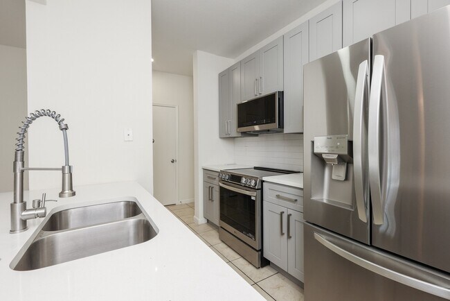 Photo - 17441 Red Oak Dr Unit 7441