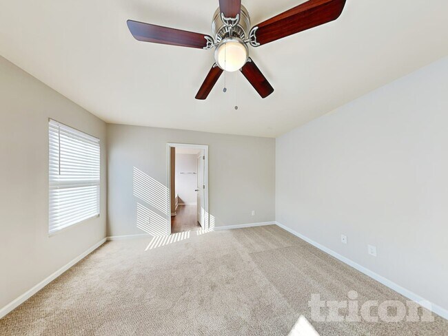 2878 S Hills