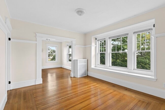 Photo - 723-725 Fellsway Unit 2