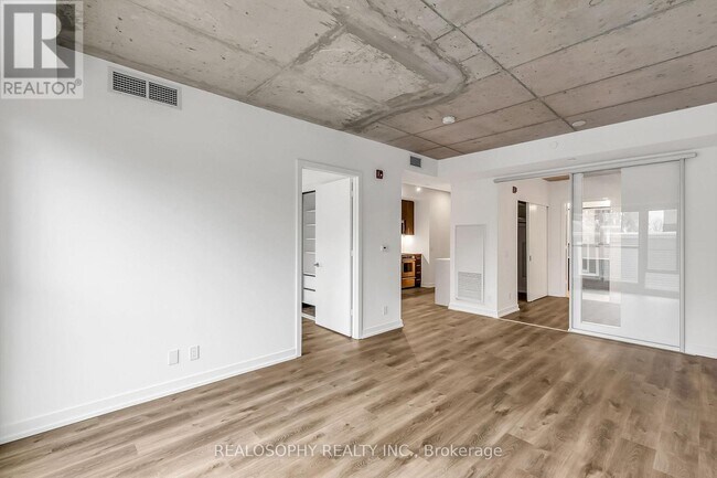 Photo - 115 Larchmount Ave Unité 301