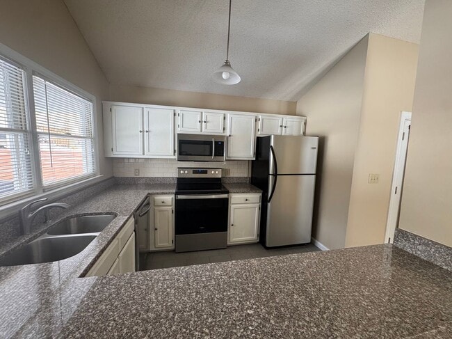 Photo - 4 Stonehouse Ct