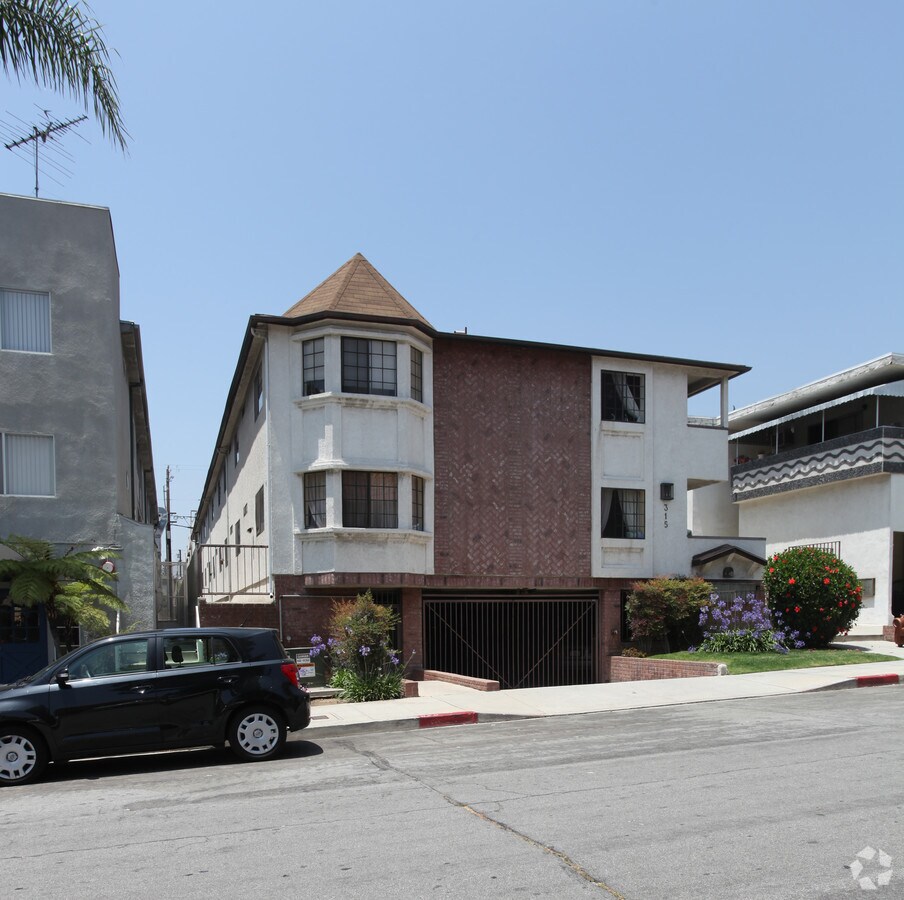 Photo - 315 E Cedar Ave