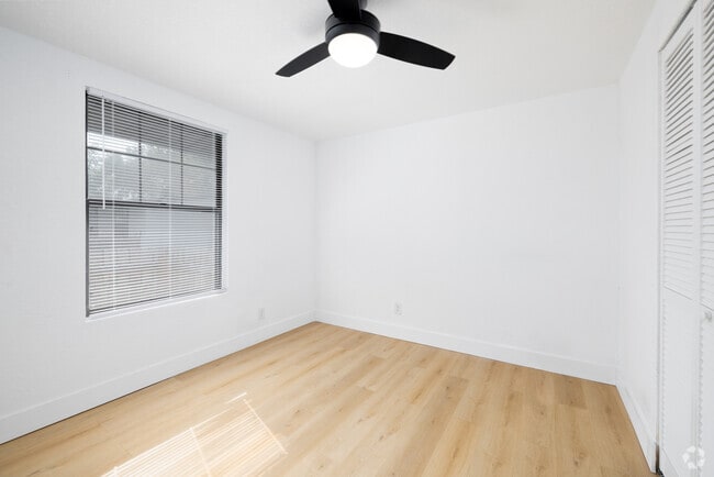 2BR, 1BA - 875SF - Primary Bedroom