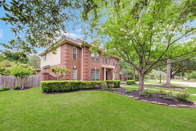 Photo - 11 E Wedgemere Cir