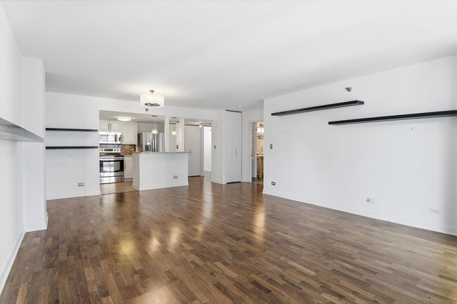 Photo - 70 W Huron St Unit 1304