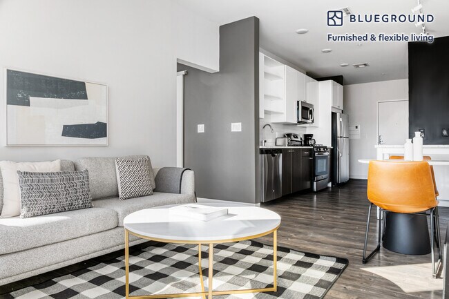 Photo - 5 Glassworks Ave Unidad FL5-ID584