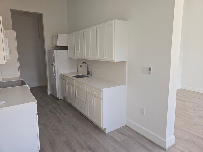 Full Size Appliances - 1339 14th St NW Unit 2