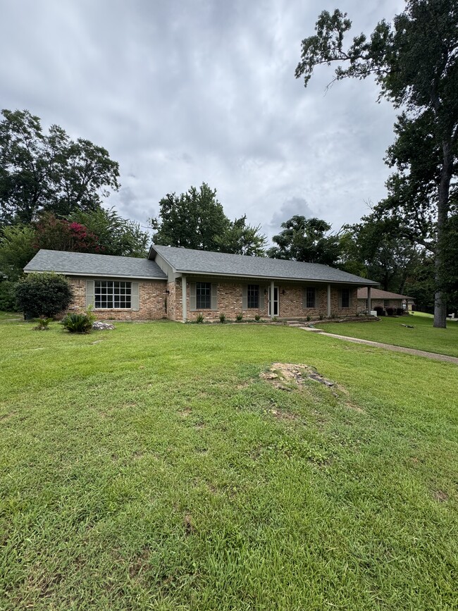 Photo - 302 Mobile Dr House