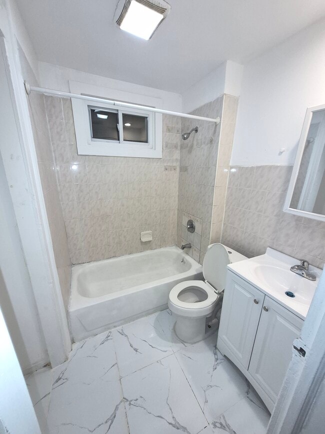 Photo - 51 Lincoln Pl Unidad First floor