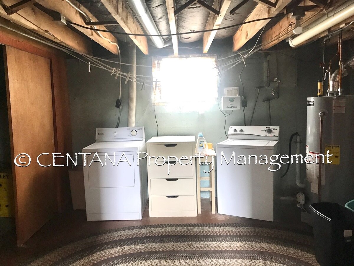 Photo - 2001 Thomas Unit Downstairs