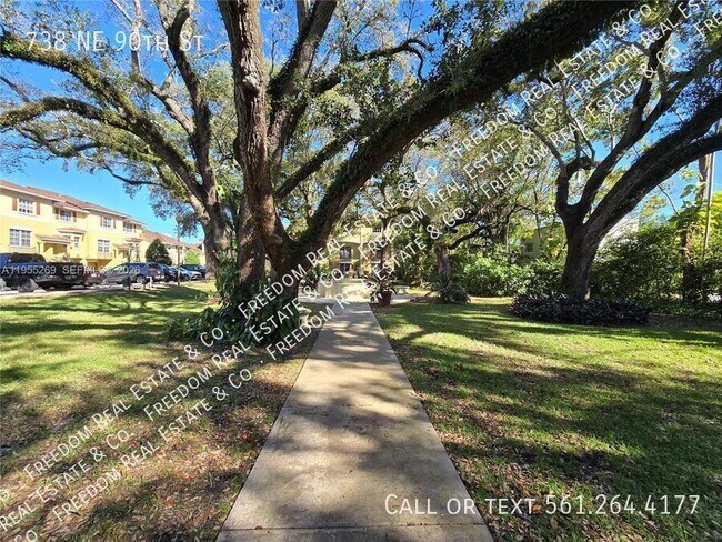 Photo - 738 NE 90th St
