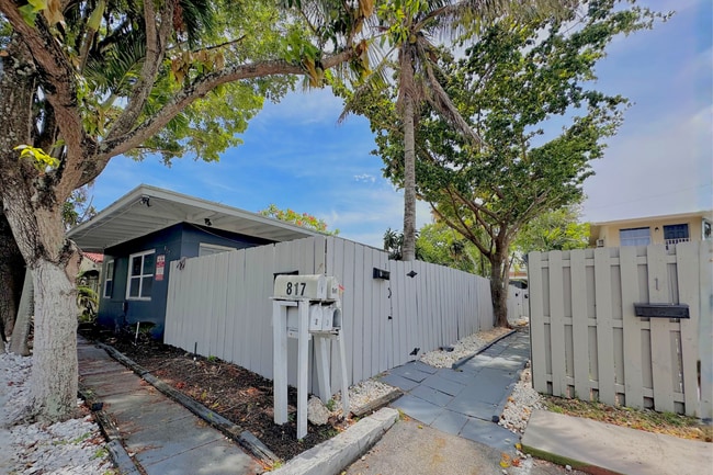 Photo - 817 NE 19th Ave