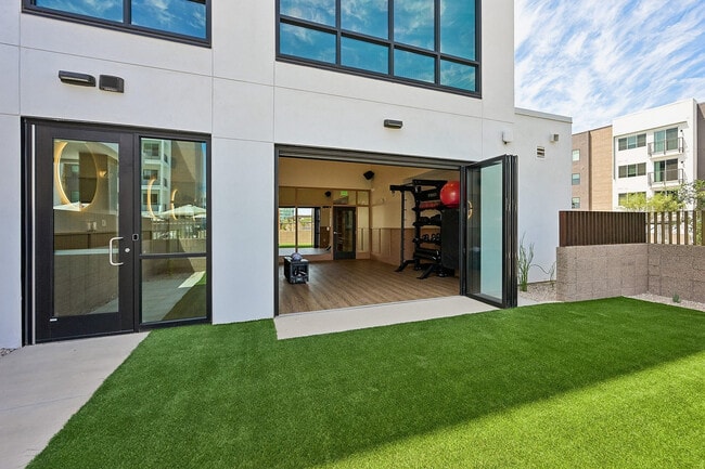 Fitness Green Space