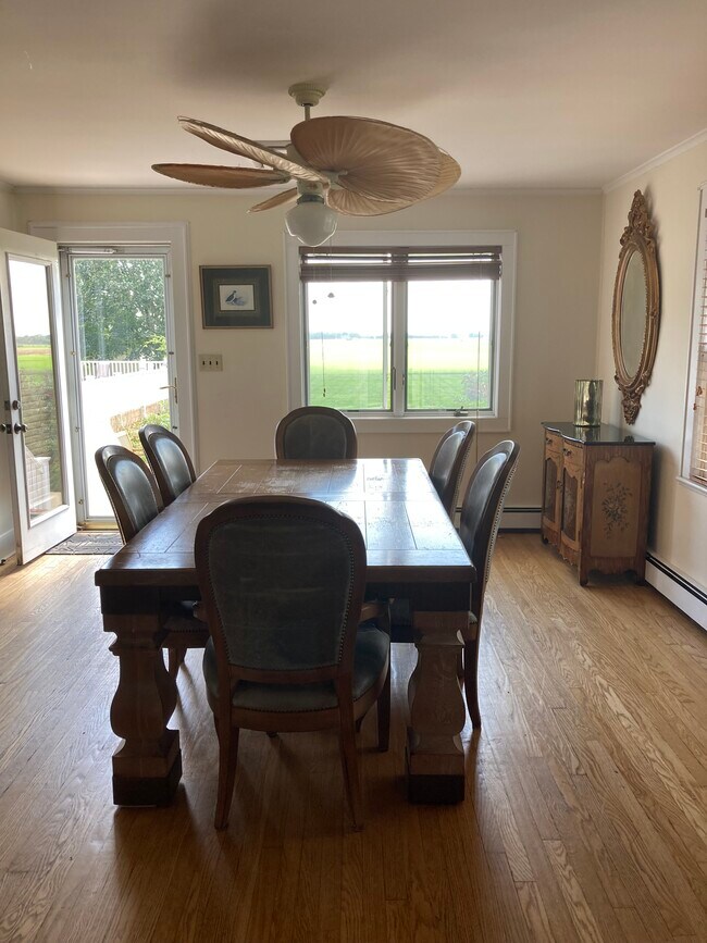 Photo - 3177 Sound Ave