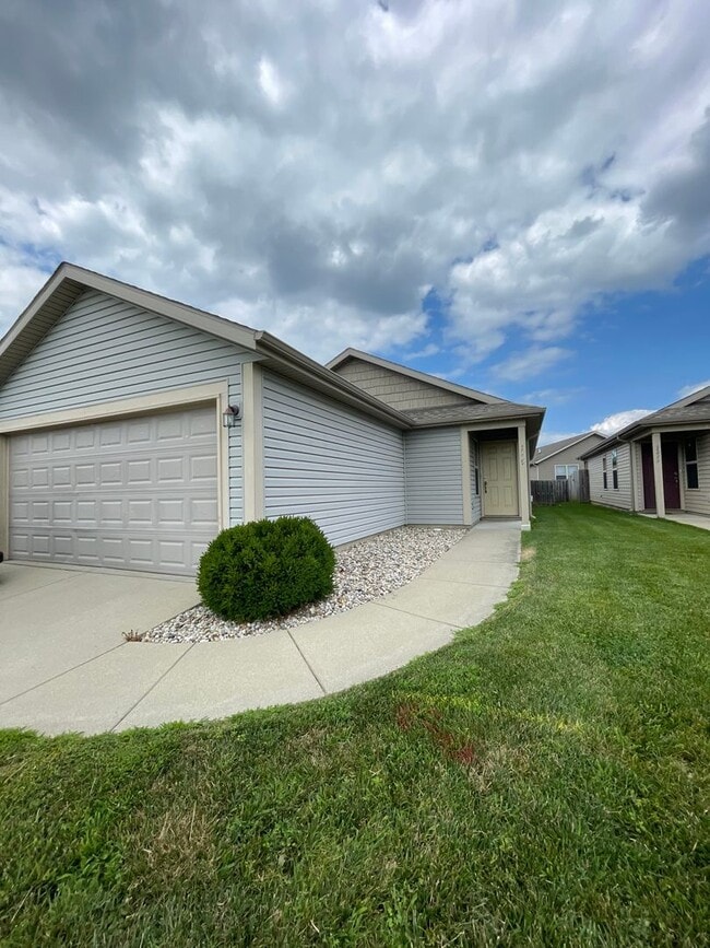 Building Photo - Two Bedroom Single Family Home