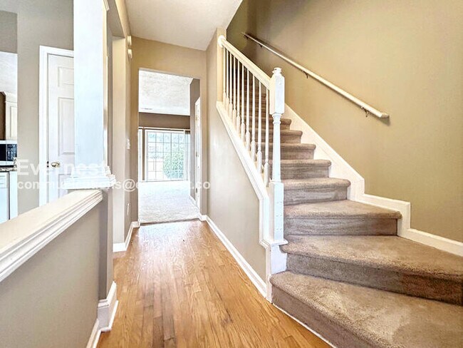 Photo - 2521 Heyoak Ct