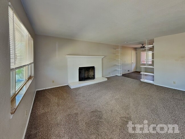 Photo - 1370 University Terrace