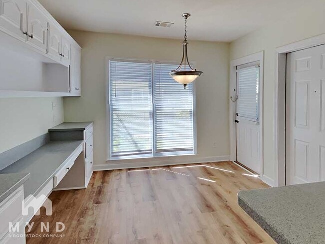 Photo - 4601 Lake Village Dr