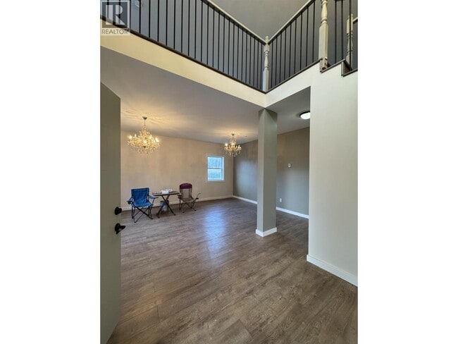 Photo - 11442-11240 240 St