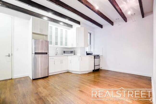 Building Photo - 3 BED 1.5 Bath in Bed Stuy Unit 3F Rental