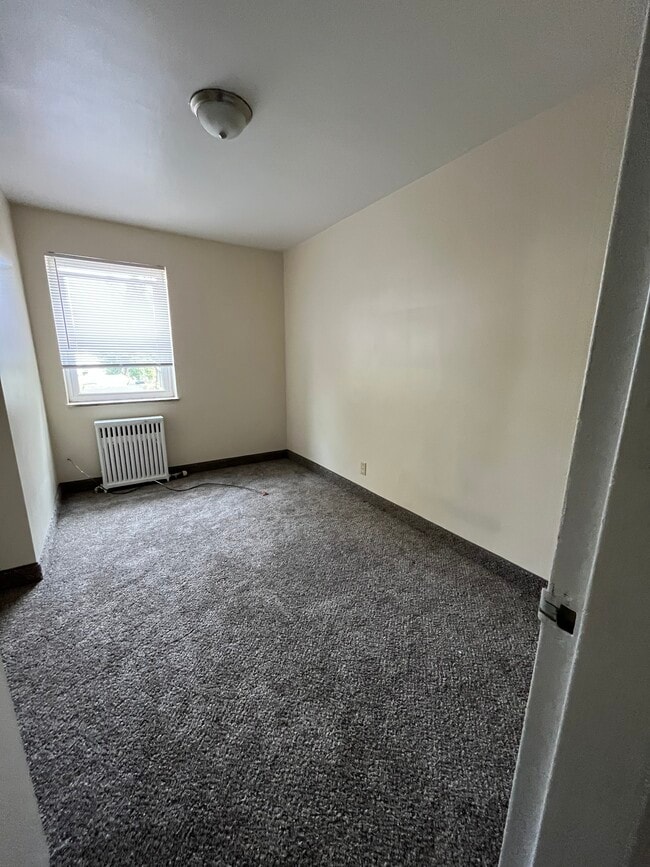 Photo - 440-444 W 9th St