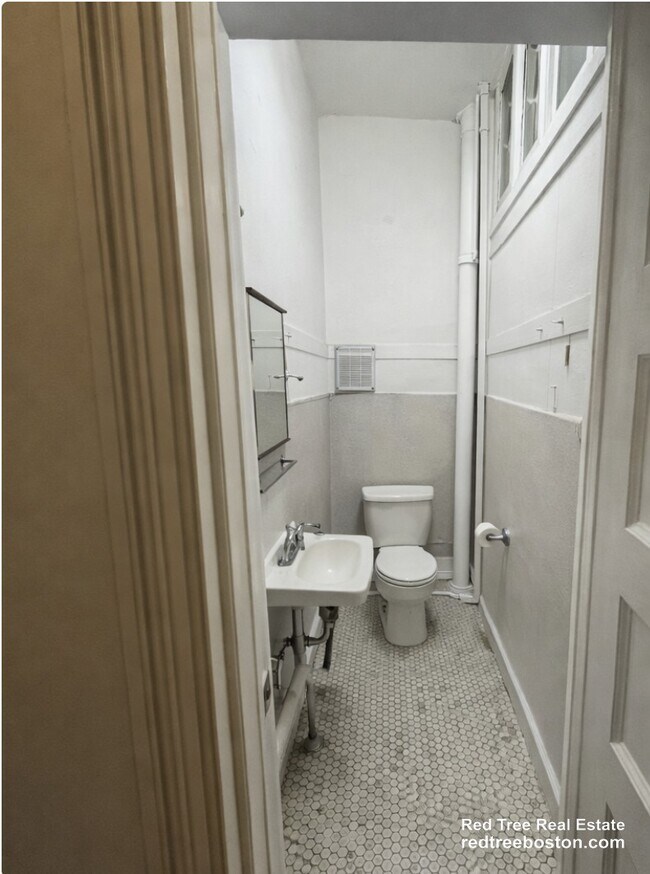 Photo - 11 Euston St Unit 2