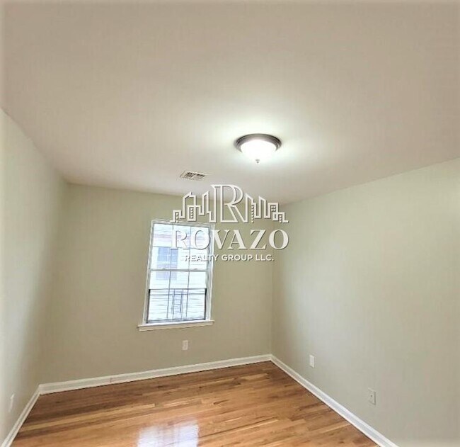 Photo - 82 Hawthorne Ave