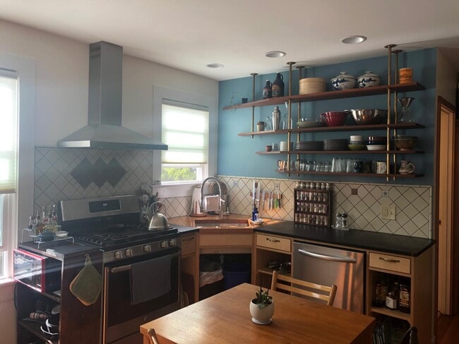 Photo - 1627 Humboldt St