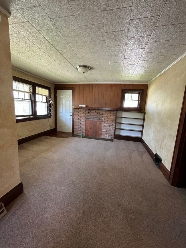 Building Photo - 2521 Iowa St Unit #3