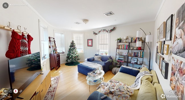 Building Photo - 4 Bishop Allen Dr Unit 2