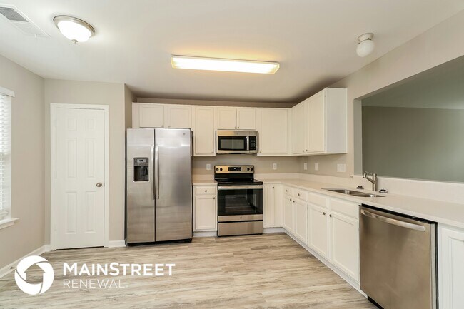 Photo - 421 Peachtree Rd