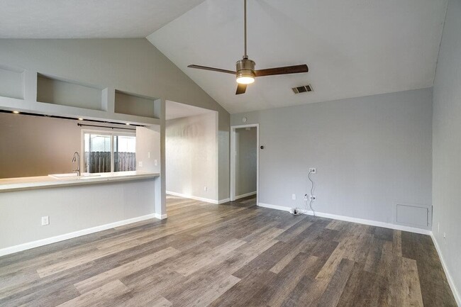 Photo - 6901 Star Dr