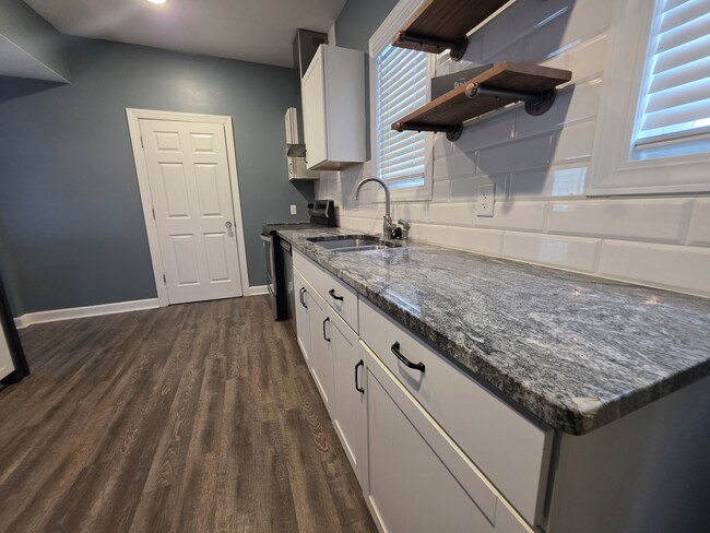 Photo - 297 Johnson St