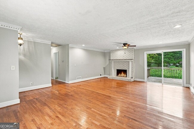4548 Shallowford Rd