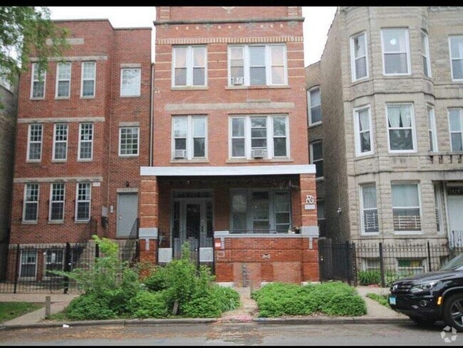 Building Photo - 1424 N Maplewood Ave Unit 2R Rental
