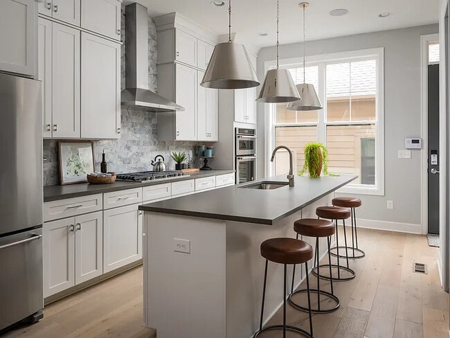 Kitchen - 934 Pullman Pl