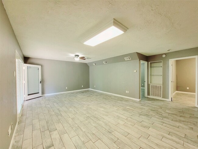12070 Old County Rd Unit 2