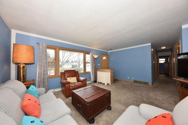 Photo - 1927 N 118th St