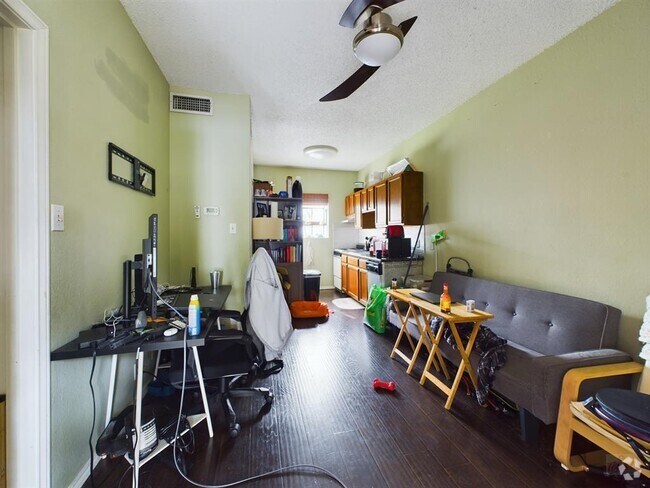 Building Photo - 3206 King St Unit 205 Rental