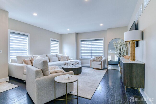 Photo - 1529 Paxton Ln