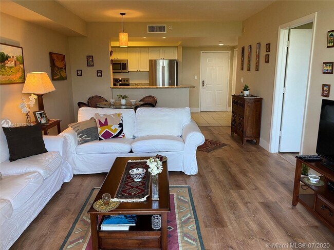 19501 W Country Club Dr 402 Aventura Fl 33180 - 19501 W Country Club Dr 402 Aventura Fl 33180 Apartamento Unidad 402