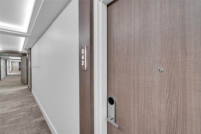 Photo - 2301 Collins Ave Unidad 542