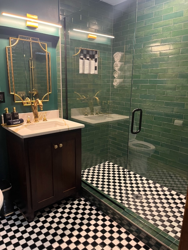 Photo - 106 3rd Ave W
