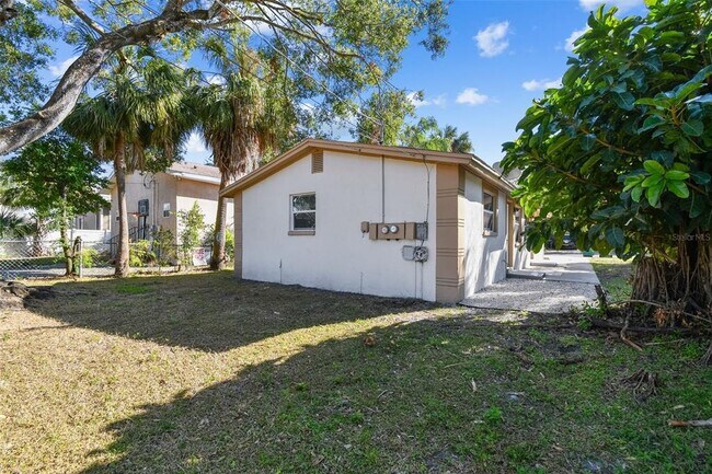 Photo - 2135 W St Conrad St