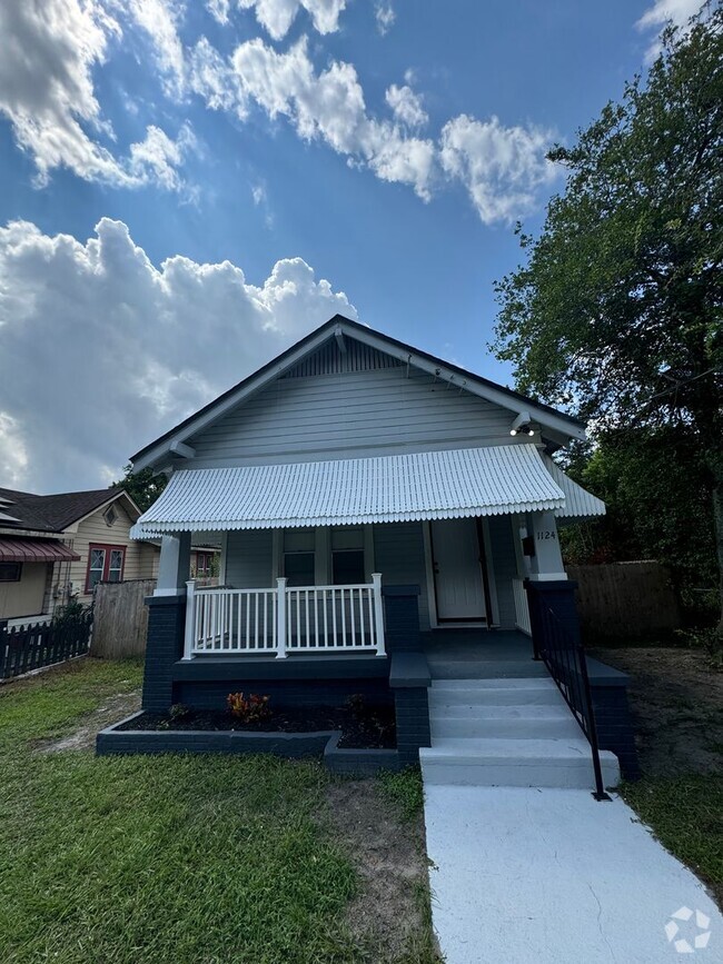 Building Photo - Beautiful 3 Bedroom Home in Phoenix!