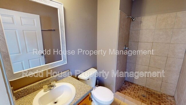 Photo - 620 N Rawls St