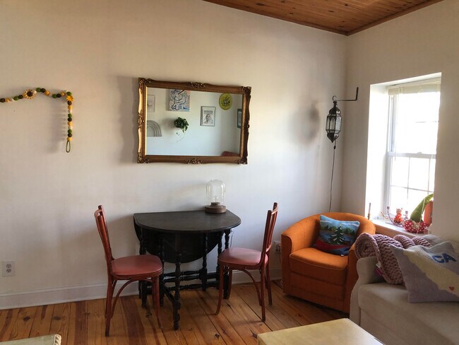 Photo - 749 S 6th St Unit 3