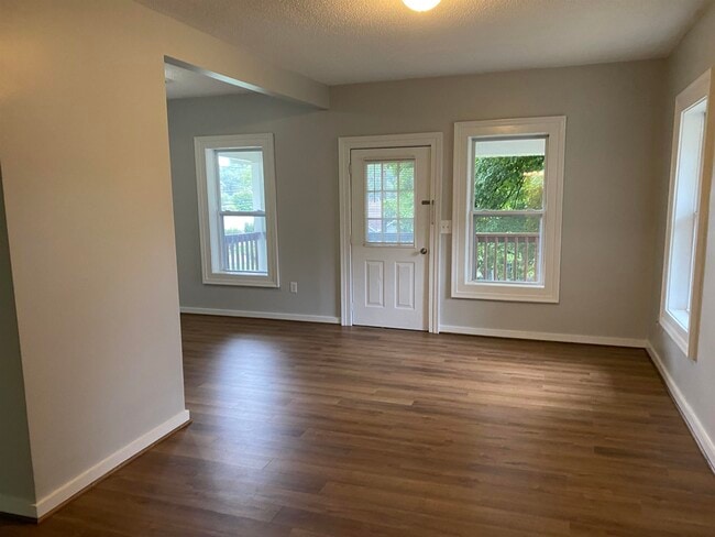 Photo - 1733 Spring Hill Rd